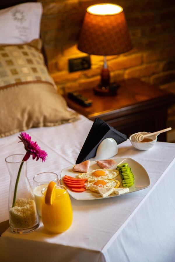 Casta Diva Hotel Корча Екстер'єр фото